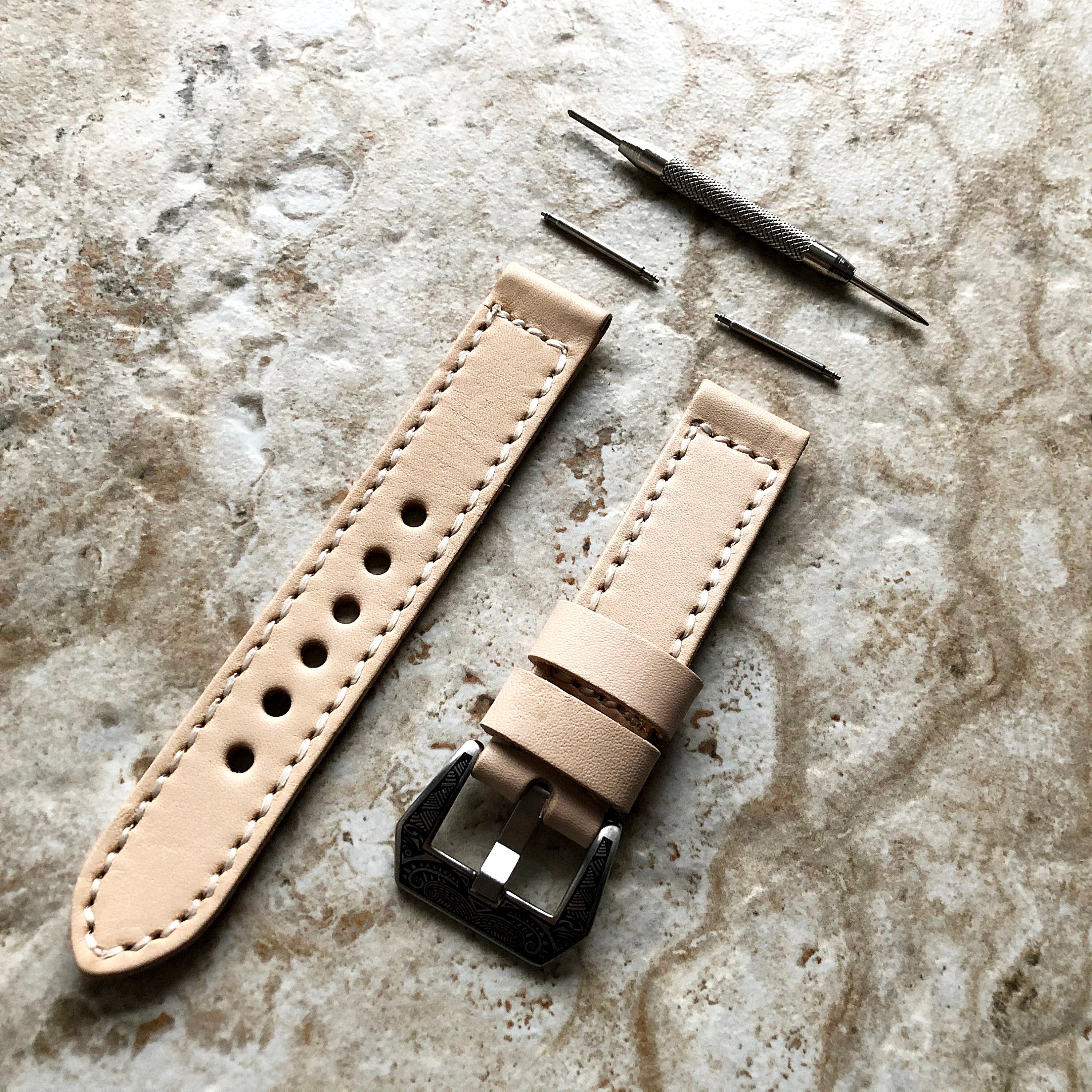 Veggie Tanned Stitched Leather Band for Samsung Watch 7 6 5 4 40mm 44mm 45mm Classic 42mm 43 46mm 47mm Beige Straps Wristband Pins Tool B20
